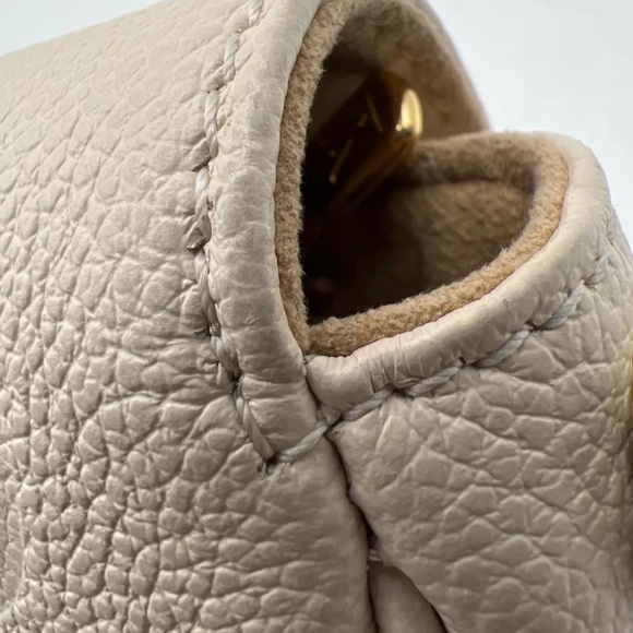 Authentic Louis Vuitton ivy wallet on chain in cream - Picture 8 of 10